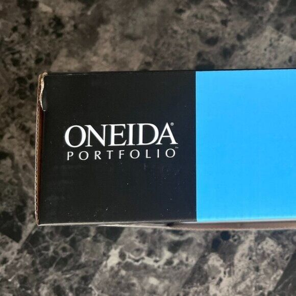 Oneida Casaba 20 Piece Everyday Premium Flatware Set, Service for 4 - Picture 4 of 5